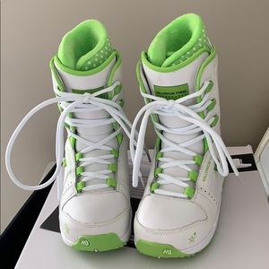 M3 Venus Girls Snowboard Boots